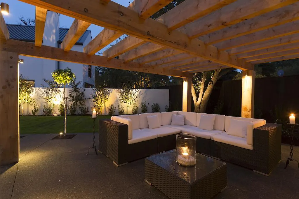 The Establishment Boutique Accommodation Christchurch Bed & Breakfast