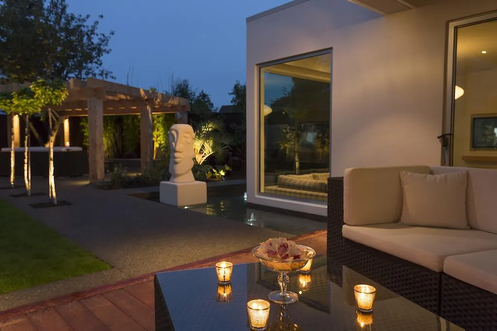 Bed & Breakfast The Establishment Boutique Accommodation Christchurch