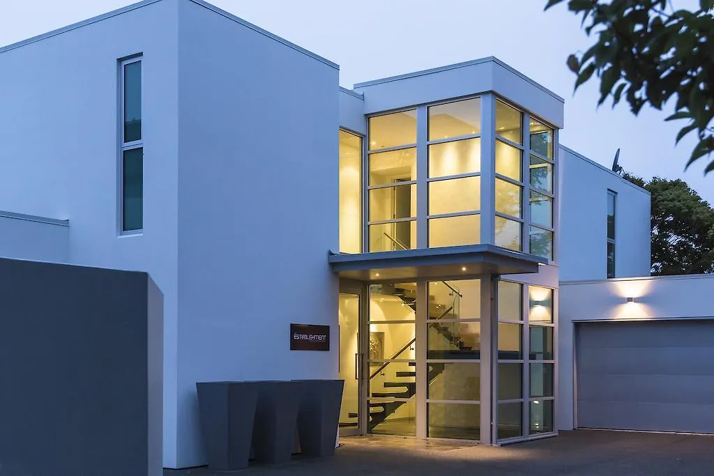 The Establishment Boutique Accommodation Christchurch 5*,